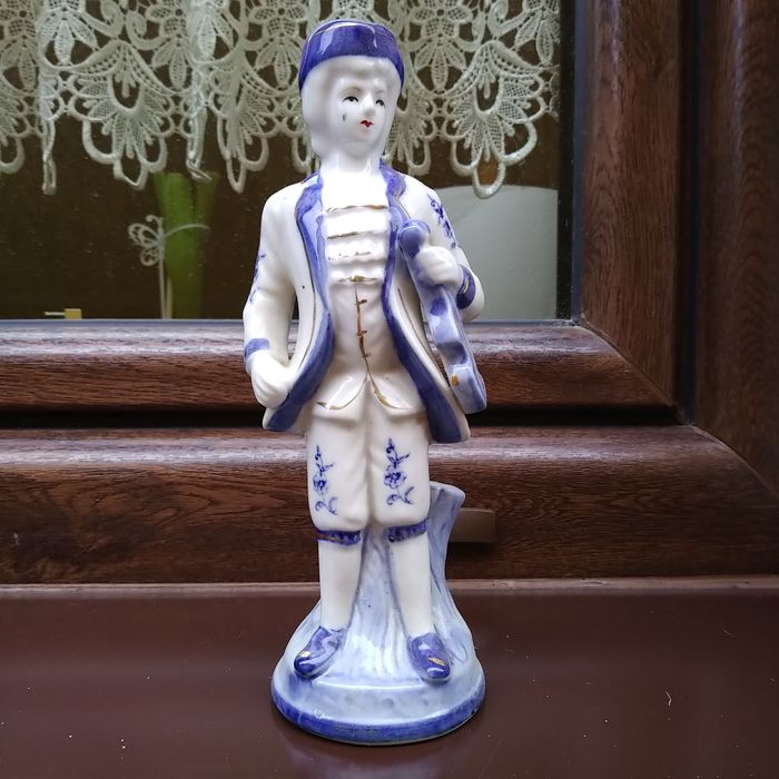 Figurka porcelanowa