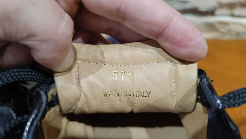 Tênis Jimmy Choo em couro de cobra roxo/preto, camurça e couro