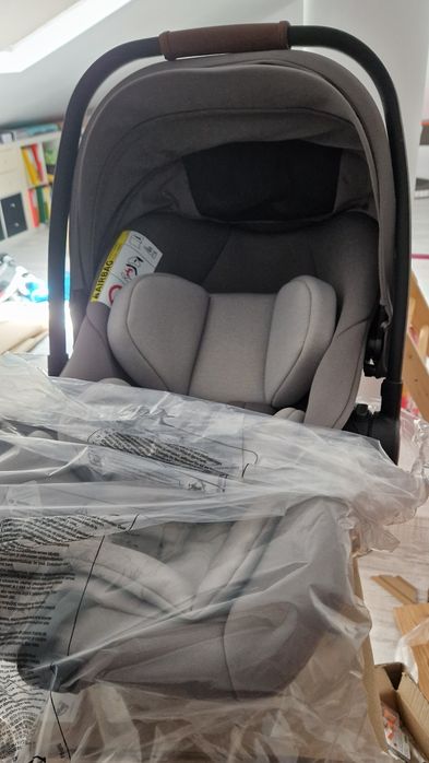 Conjunto ovo + cadeira auto NUNA