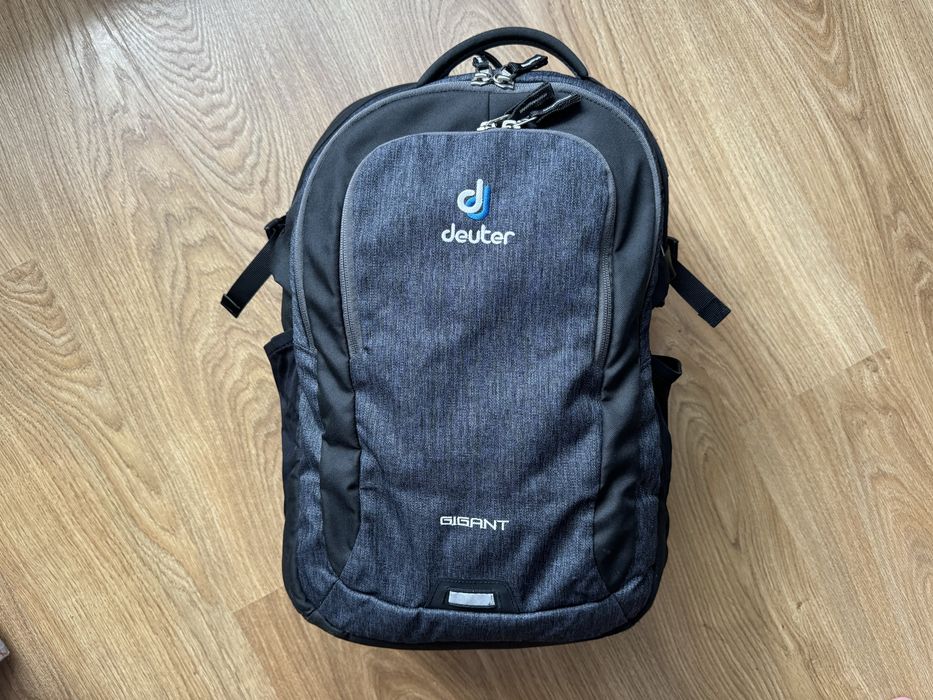 Міський трекинговий рюкзак портфель  Deuter Giga Pro Backpack