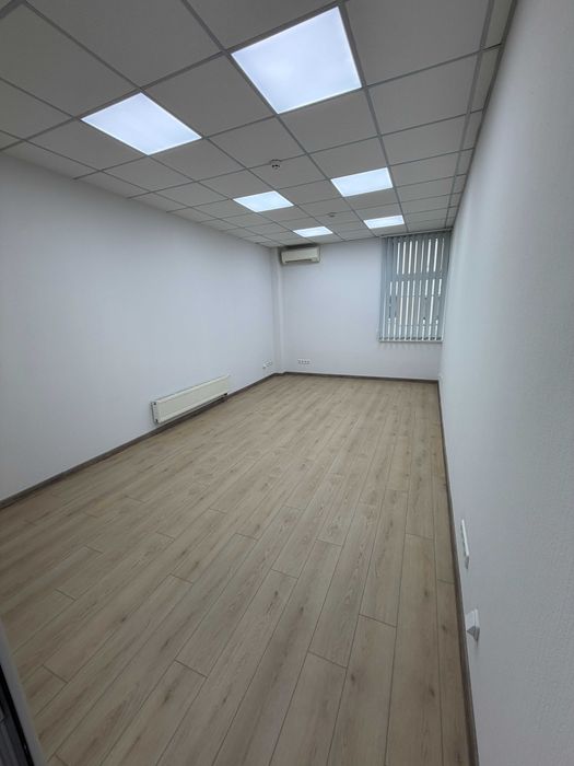 БЕЗ%, Оренда офісу, м. Лівобережна, вул. Раїси Окіпної 4Б, 87 м², 2 хв до метро