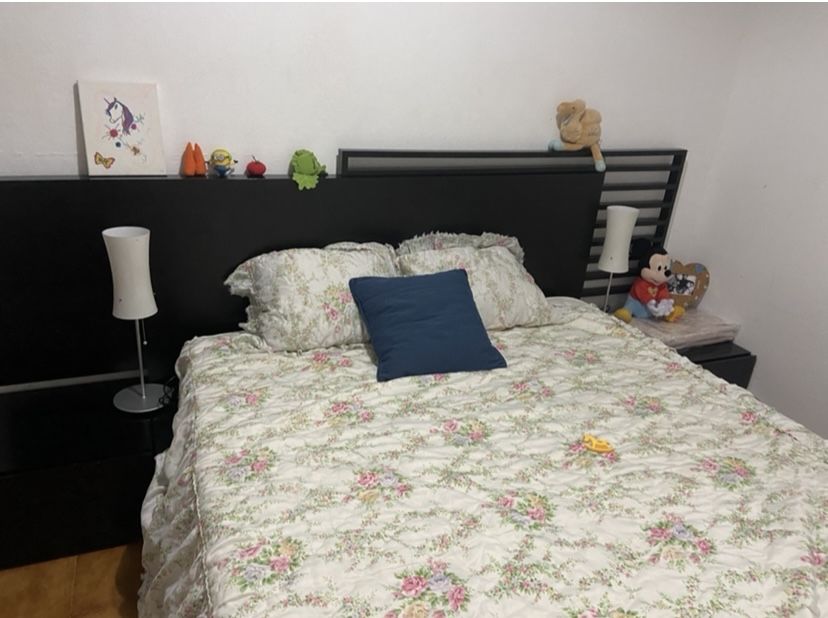 Cama de casal com estrato elevatorio