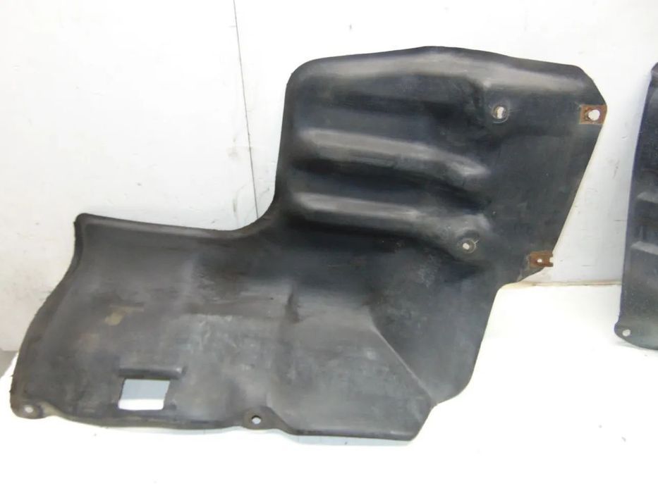 Toyota Starlet EP 70 blindagens/Guarnições