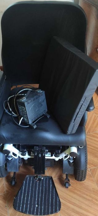 Cadeira de rodas elétrica Queckie AMT