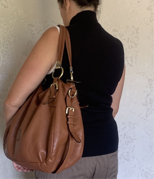 Шкіряна містка сумка hobbs Італія кожа