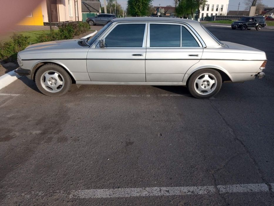 Mercedes-Benz 240D