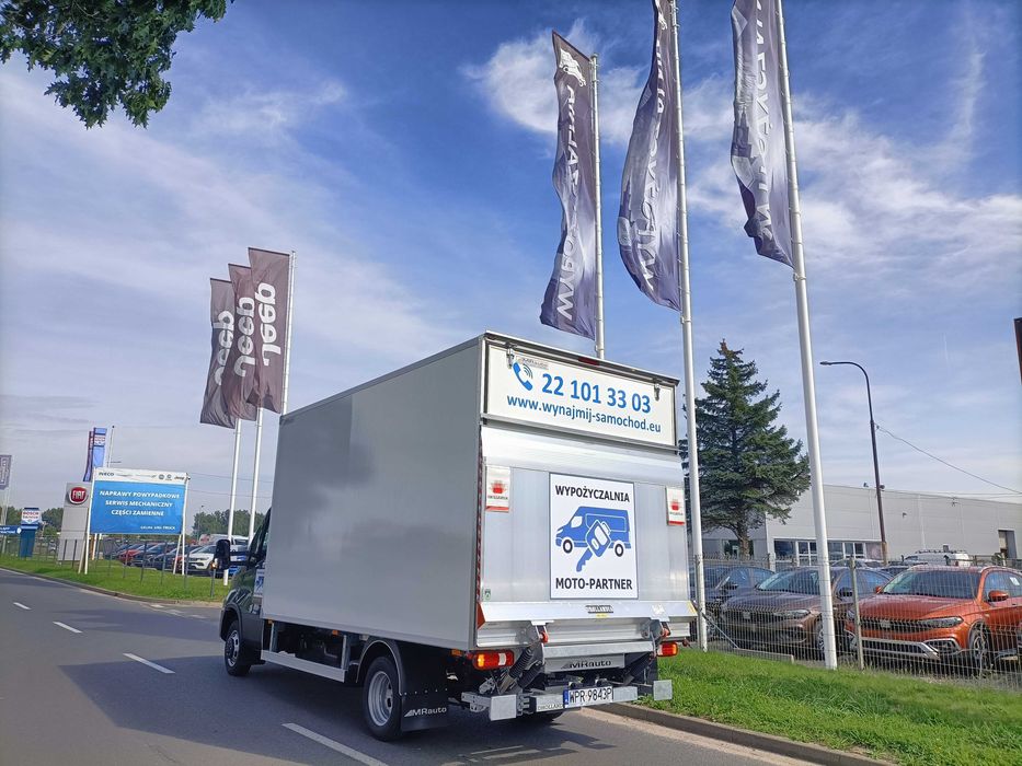 Wynajem busa z windą Iveco Daily Wypożyczalnia LEGNICA
