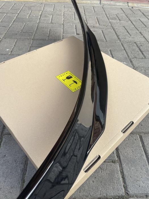 Mercedes c w205 спойлер накладка на багажнік