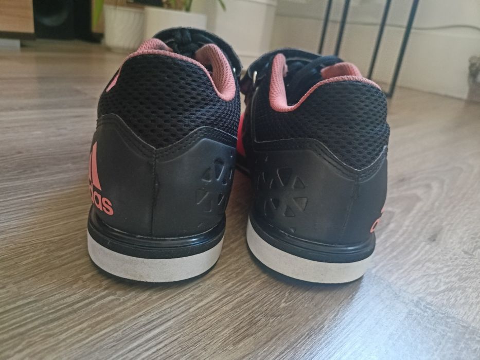 Damskie buty Adidas 38 do podnoszenia ciężarów