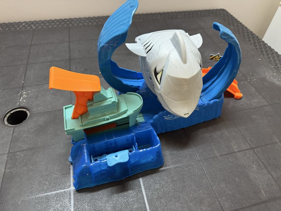 Hot Wheels Pista Salto do Tubarão