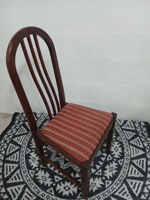 Vendo Cadeira Almofadada