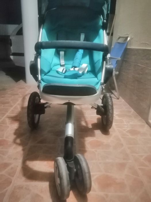 Carrinho de bebé quinny