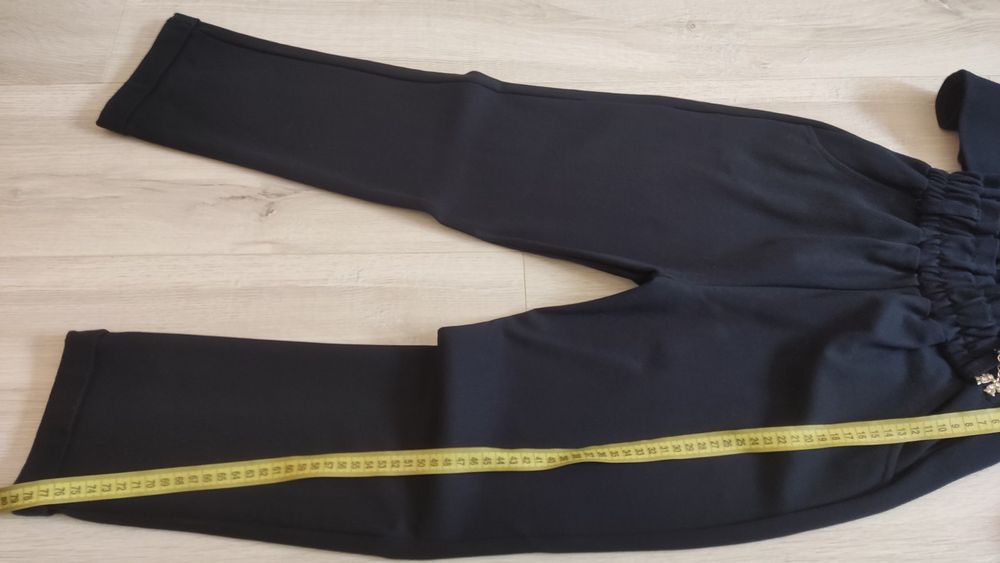 Костюм шкільний для дівчинки.