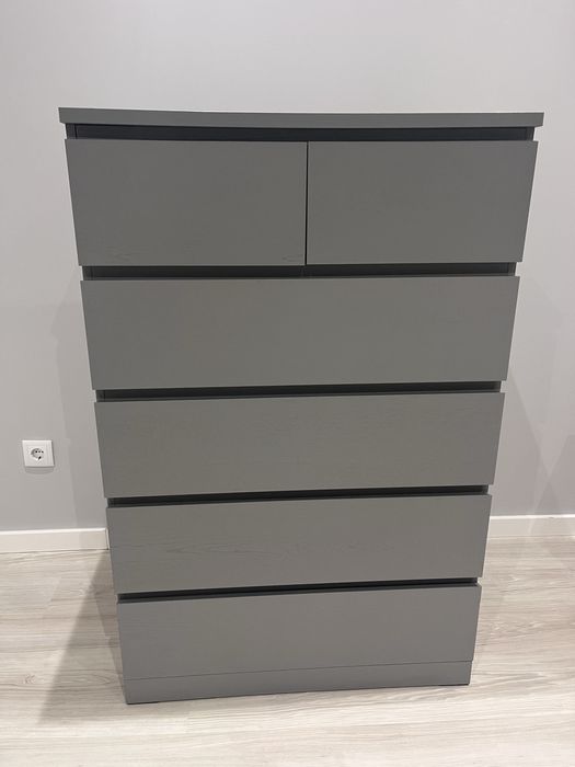 Movel camiseiro de cor cinza