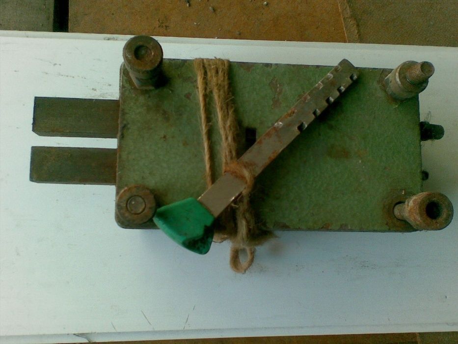 Замок ригельный гаражный.