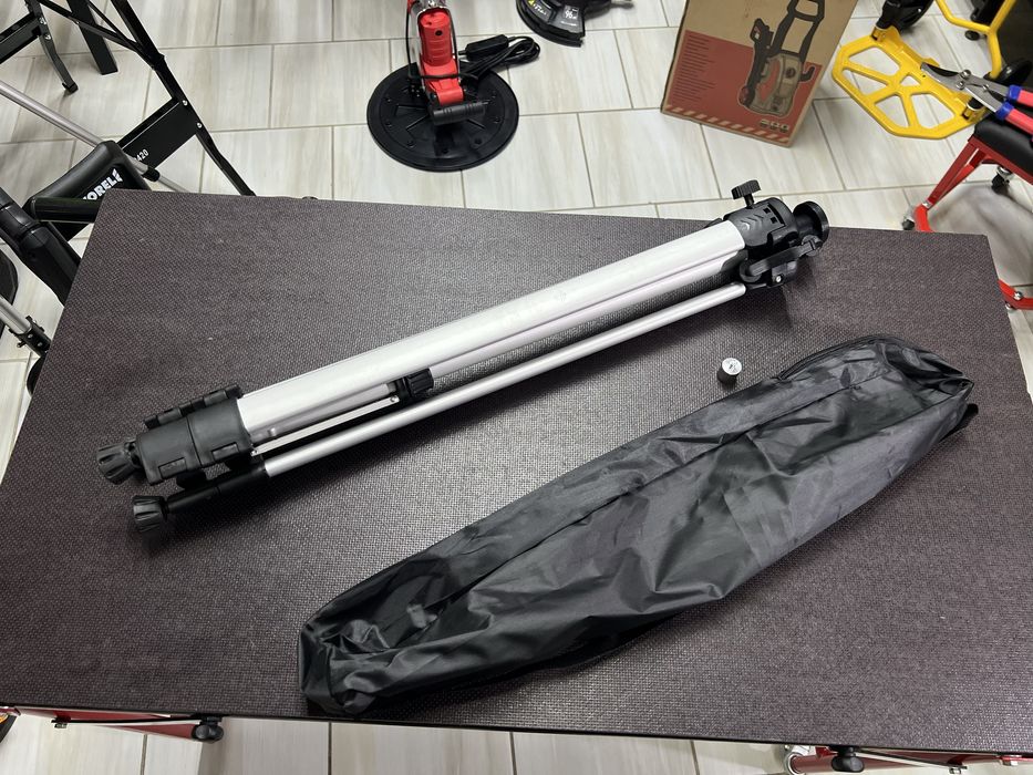 Штатив для лазерного уровня 180 см 5\8 с переходником на 1/4 + сумка