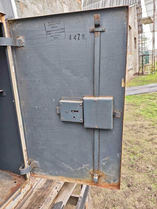 Продам сеїф, електро шафу