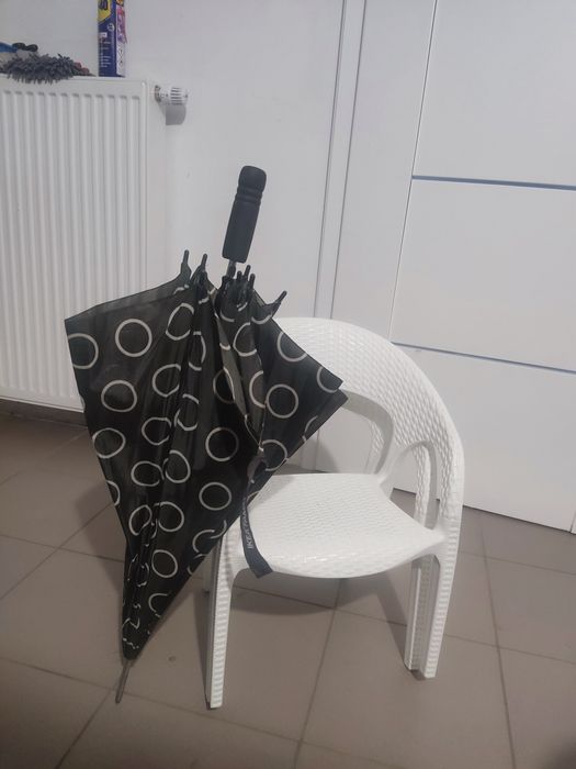 Dwa krzesełka dziecięce