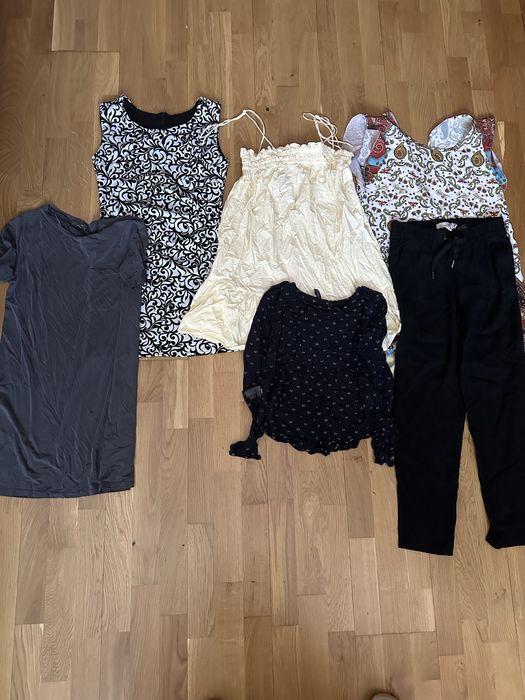 Віддам безкоштовно жіночий одяг