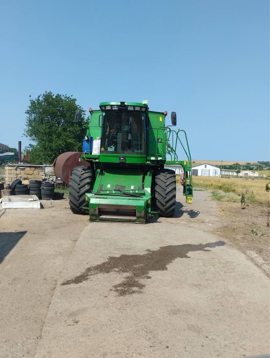 Продам комбаин Джон Дир 9780СТС 2001