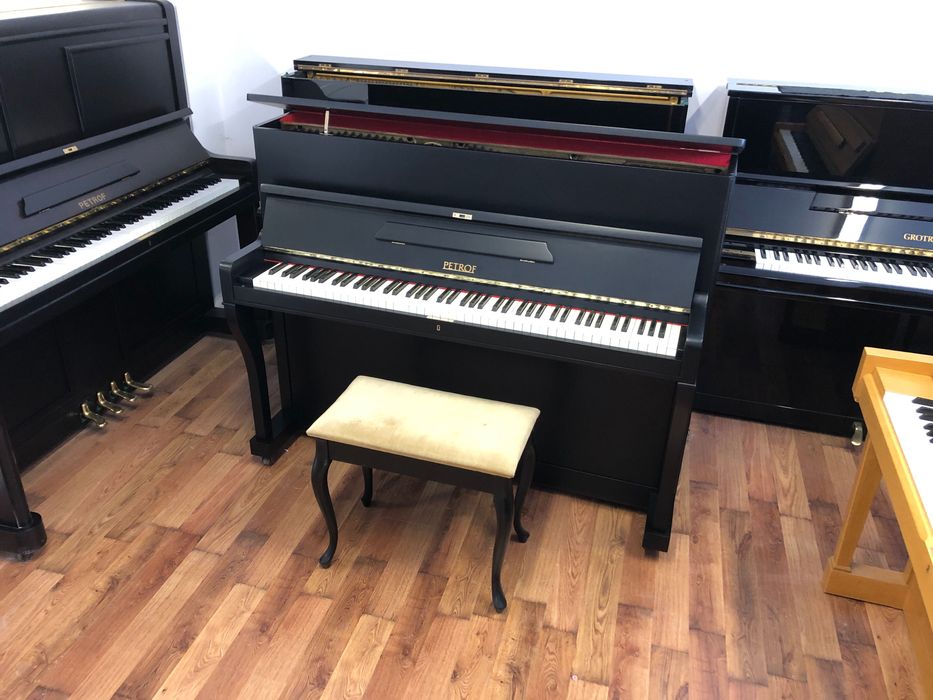 Pianino petrof czarne