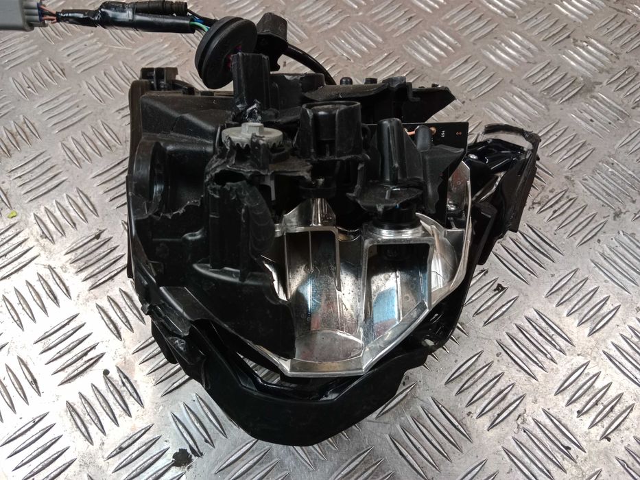 Honda CB 750 Hornet Lampa Przód Przednia Reflektor Przedni  23+