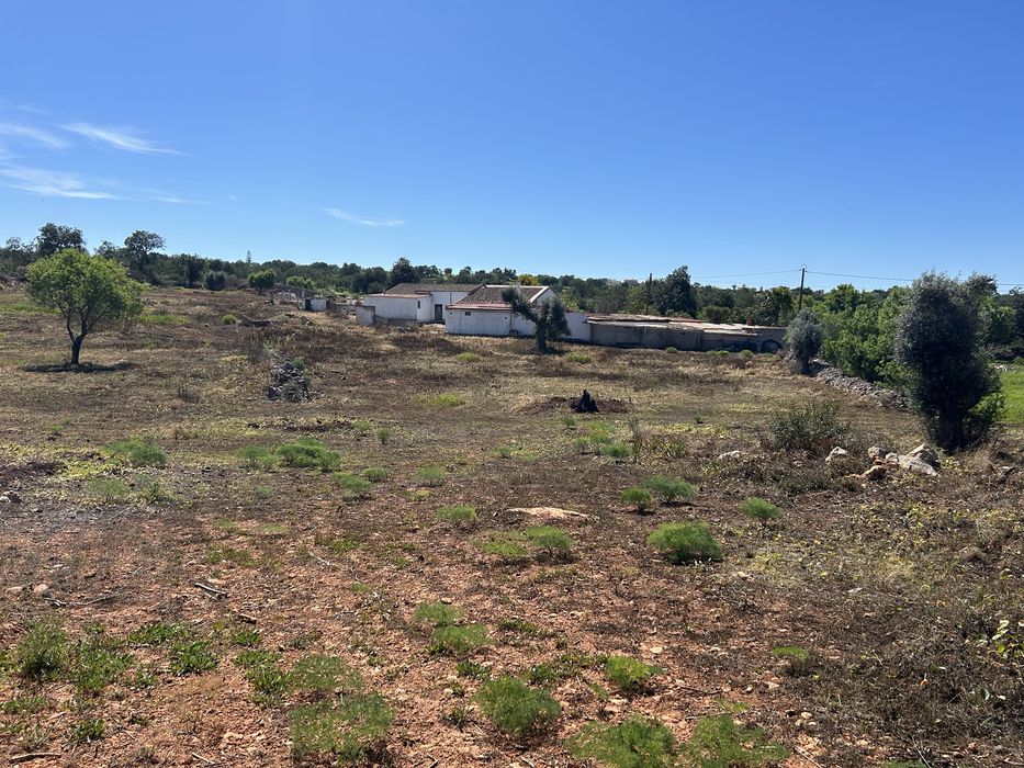 Terreno com Ruina em Albufeira