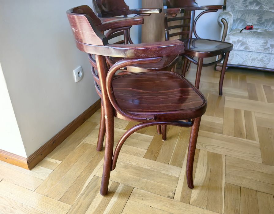 Krzesła gięte THONET