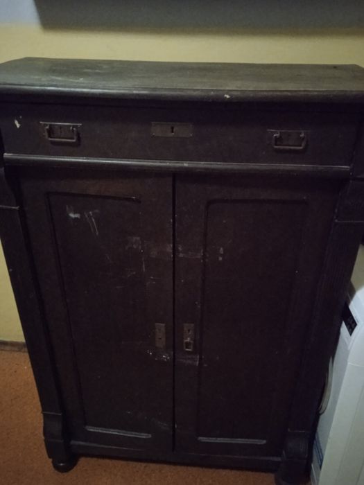 Sprzedam stara szafke. Transport we własnym zakresie