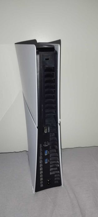Playstation 5 Slim digital 1TB (pouco usada, sem comando)