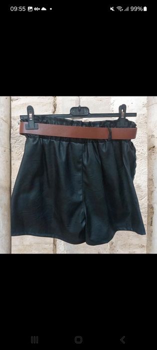 Damski  spodenki z ecoskóry  czarne