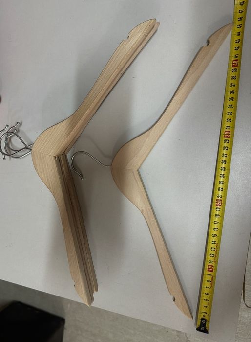 Вішаки, тремпелі для одягу дерев'яні, для штанів/спідниць металеві