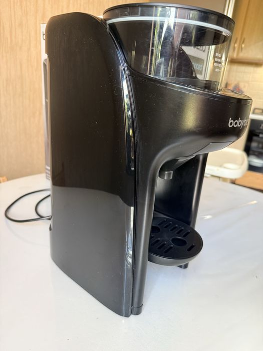 Машина для приготування дитячої суміші Baby Brezza Formula Pro