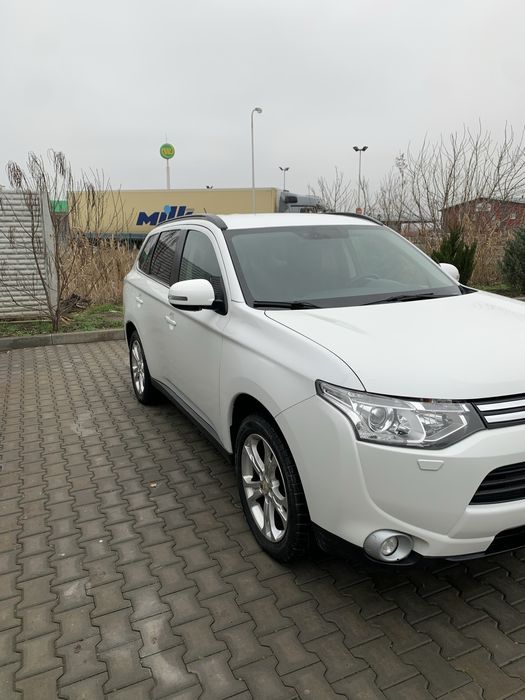 Продам Mitsubishi Outlander XL