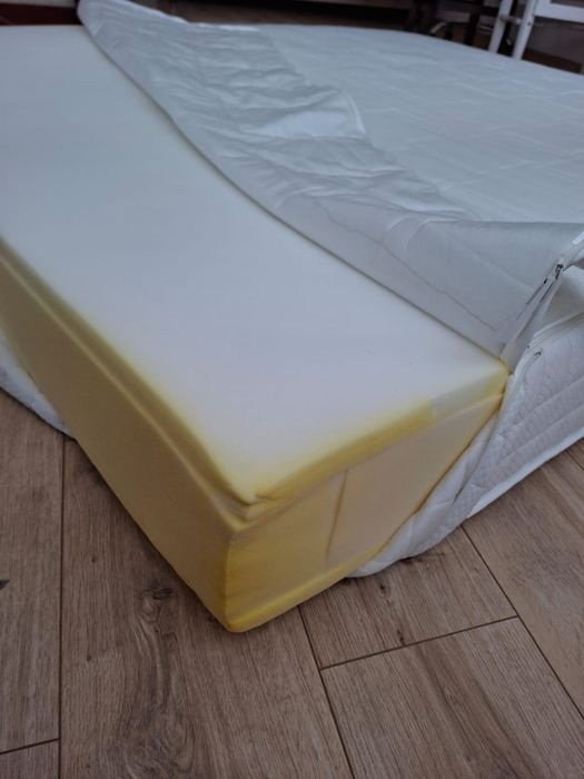 materac jest w doskonałym stanie