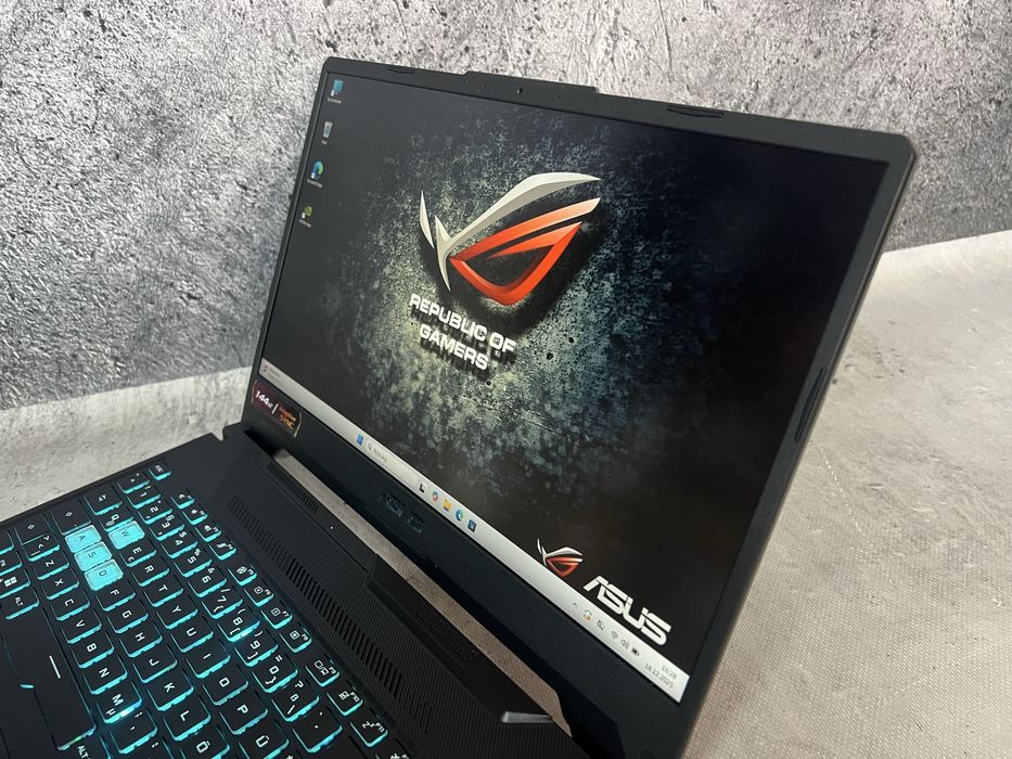 Asus TuF / i5 11400H 4.5GHz / 16GB DDR4 / 512SSD / RTX3050/ 15.6 144Hz