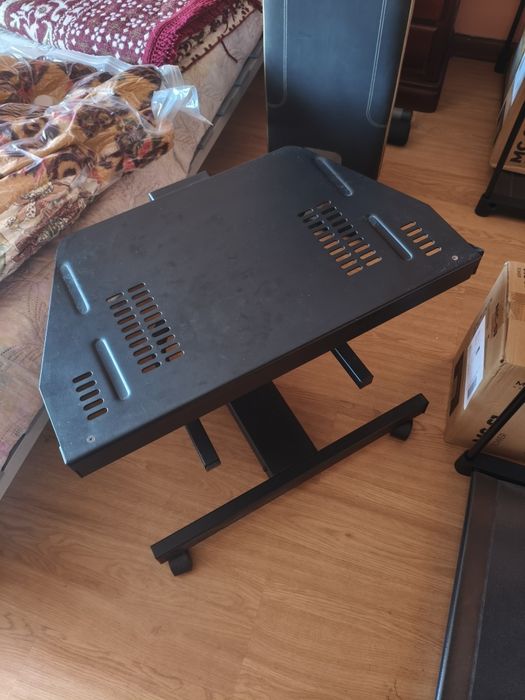 Suporte para TV com rodas