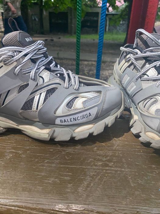 Balenciaga track 1