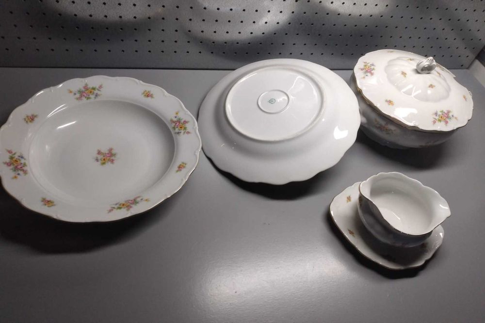 Vintage Dinnerware Set432788581521838081