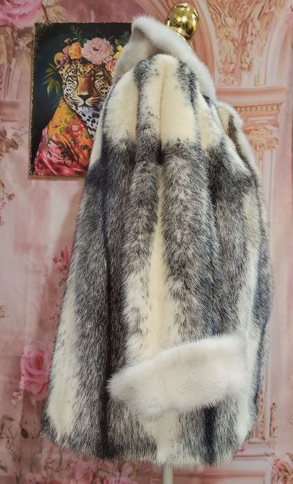 EuMereço! Casaco Vison cor rara Crus Negra