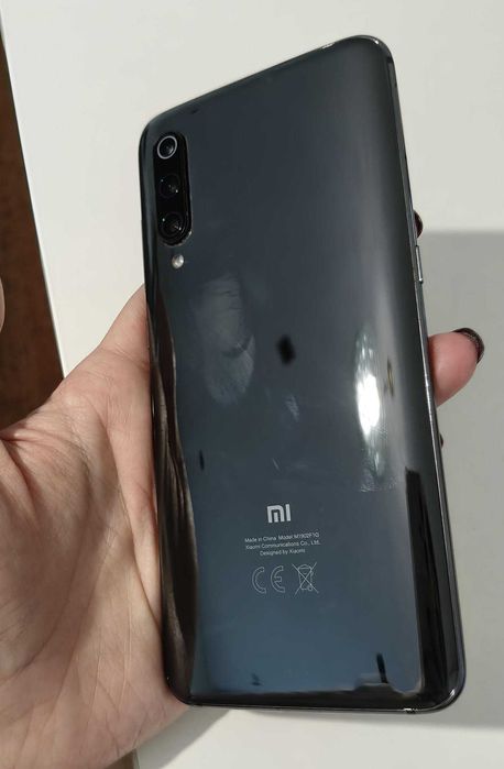 Xiaomi Mi 9 - 6 GB - 128 GB - Preto