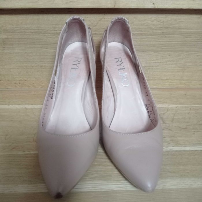 Szpilki Ryłko 37 beżowe