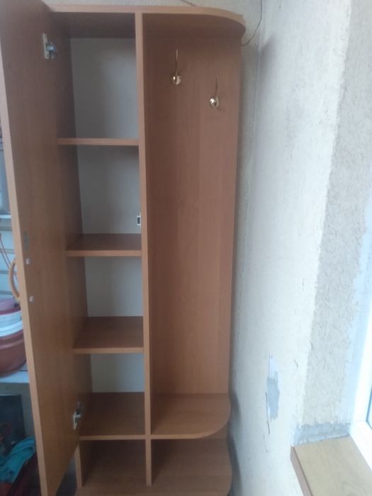 Posiadam na sprzedaż wieszak do przedpokoju