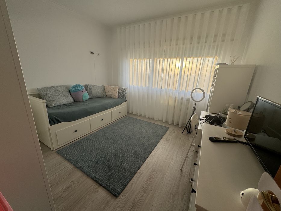 Apartamento T2 - urbanizacao casal da mira - Amadora