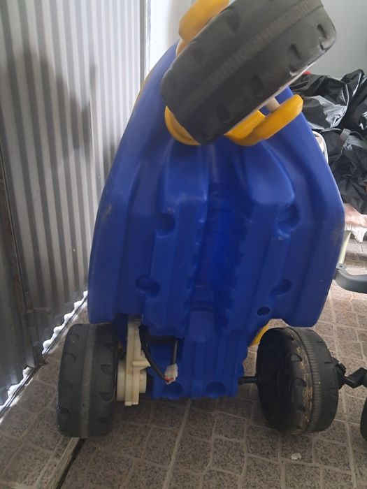 Mota criança sem bateria.