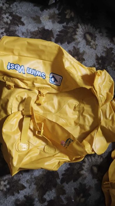 Надувной жилет 50x47 см