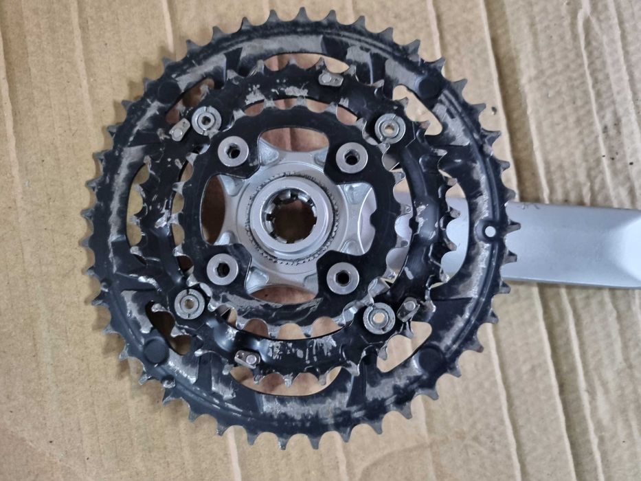 Korba prawe ramię Shimano m445, 175