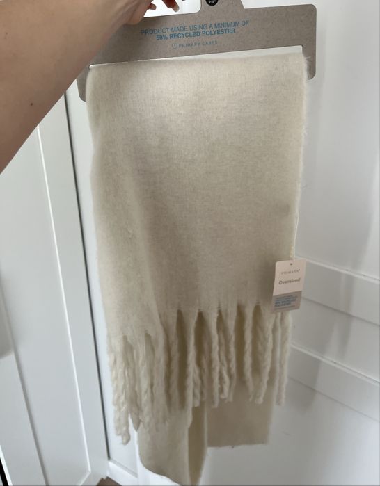 Szal z frędzlami Primark