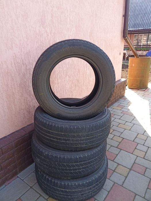 Продам шини KUMHO 215/65R16