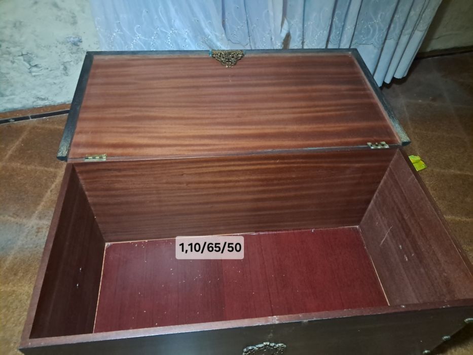 Mala baú  em madeira